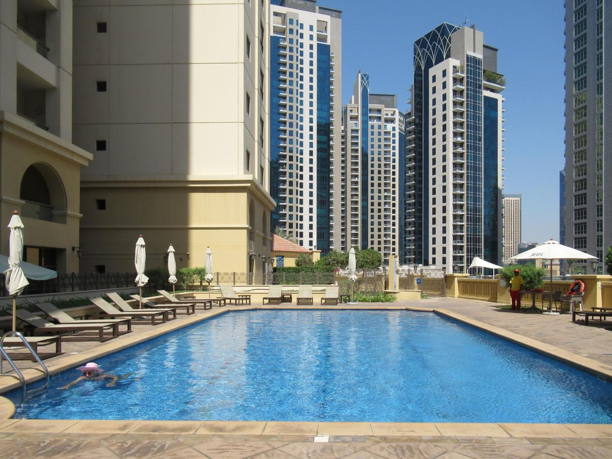 Cosy 4br On Jbr - Close To Shops & Dining, Perfect For Families & Groups - By Sunkissed Homes Dubai