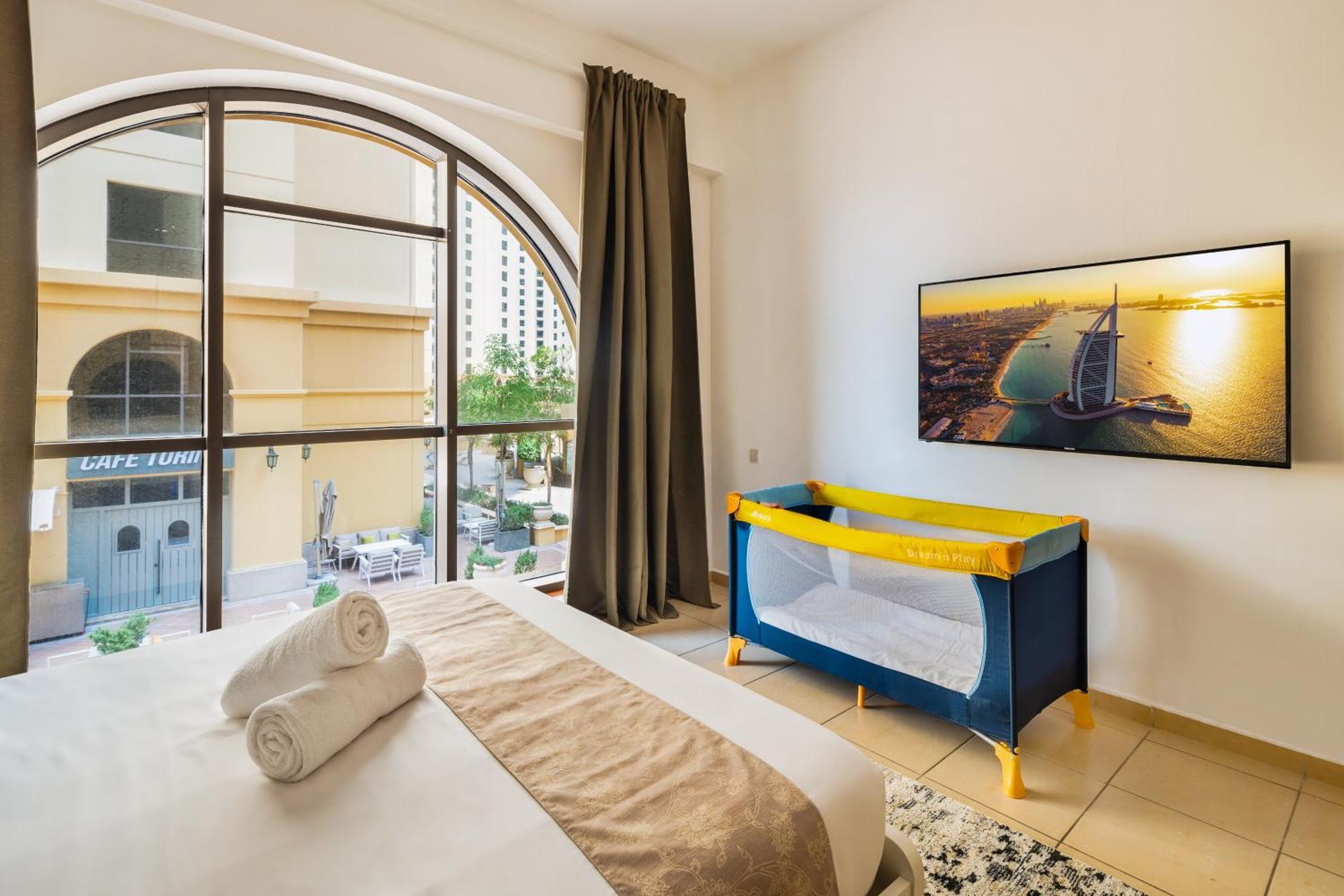 Cosy 4br On Jbr - Close To Shops & Dining, Perfect For Families & Groups - By Sunkissed Homes Apartment Dubai