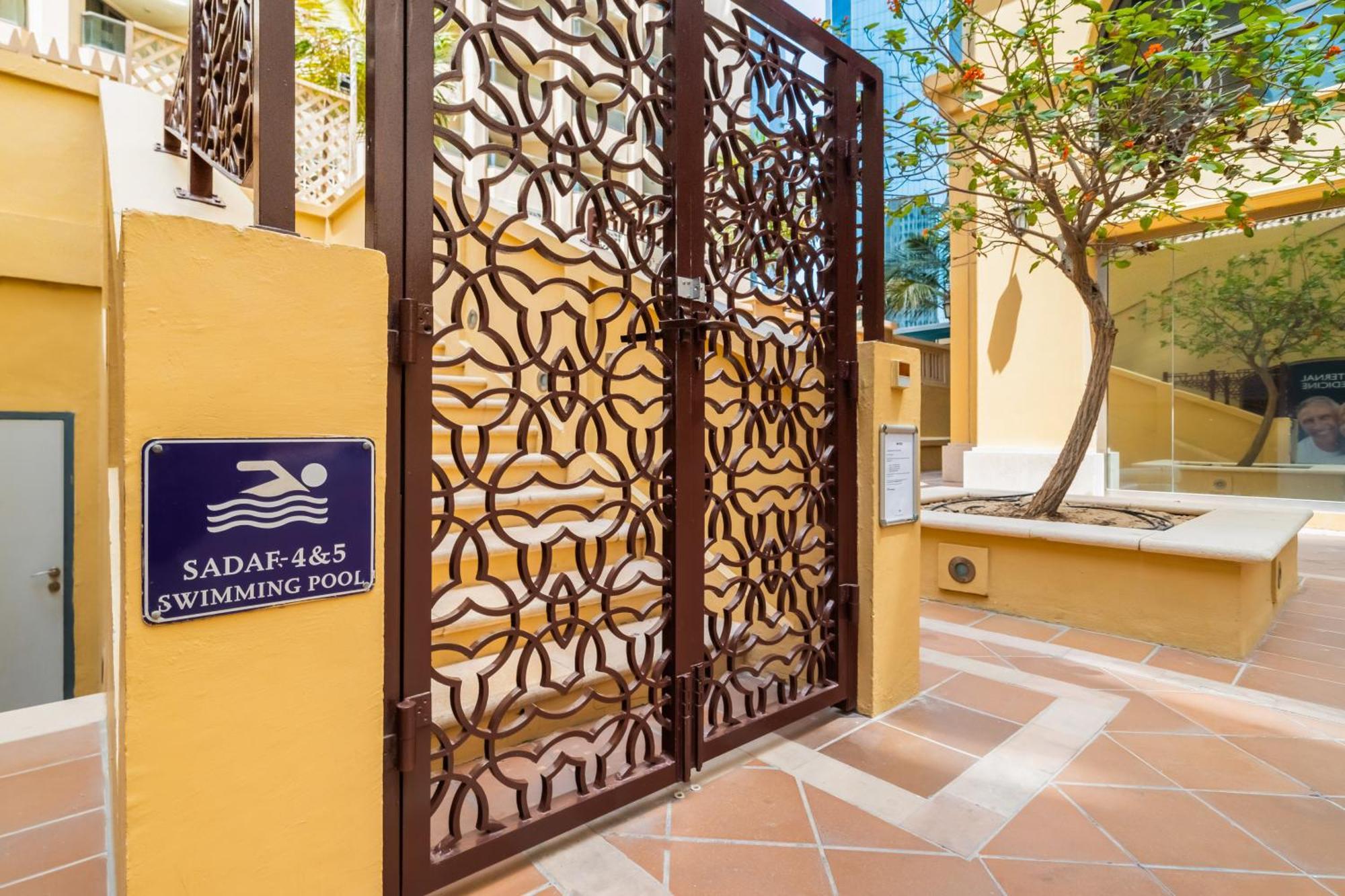Cosy 4br On Jbr - Close To Shops & Dining, Perfect For Families & Groups - By Sunkissed Homes *