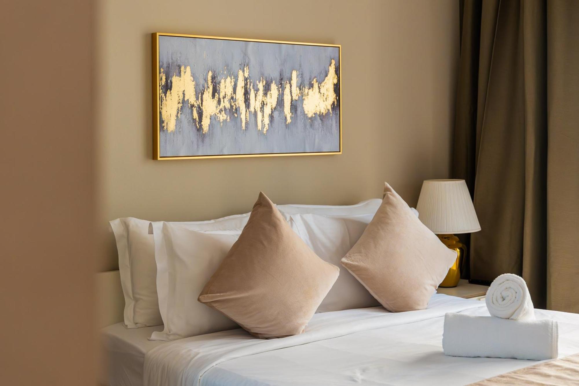 Cosy 4br On Jbr - Close To Shops & Dining, Perfect For Families & Groups - By Sunkissed Homes *