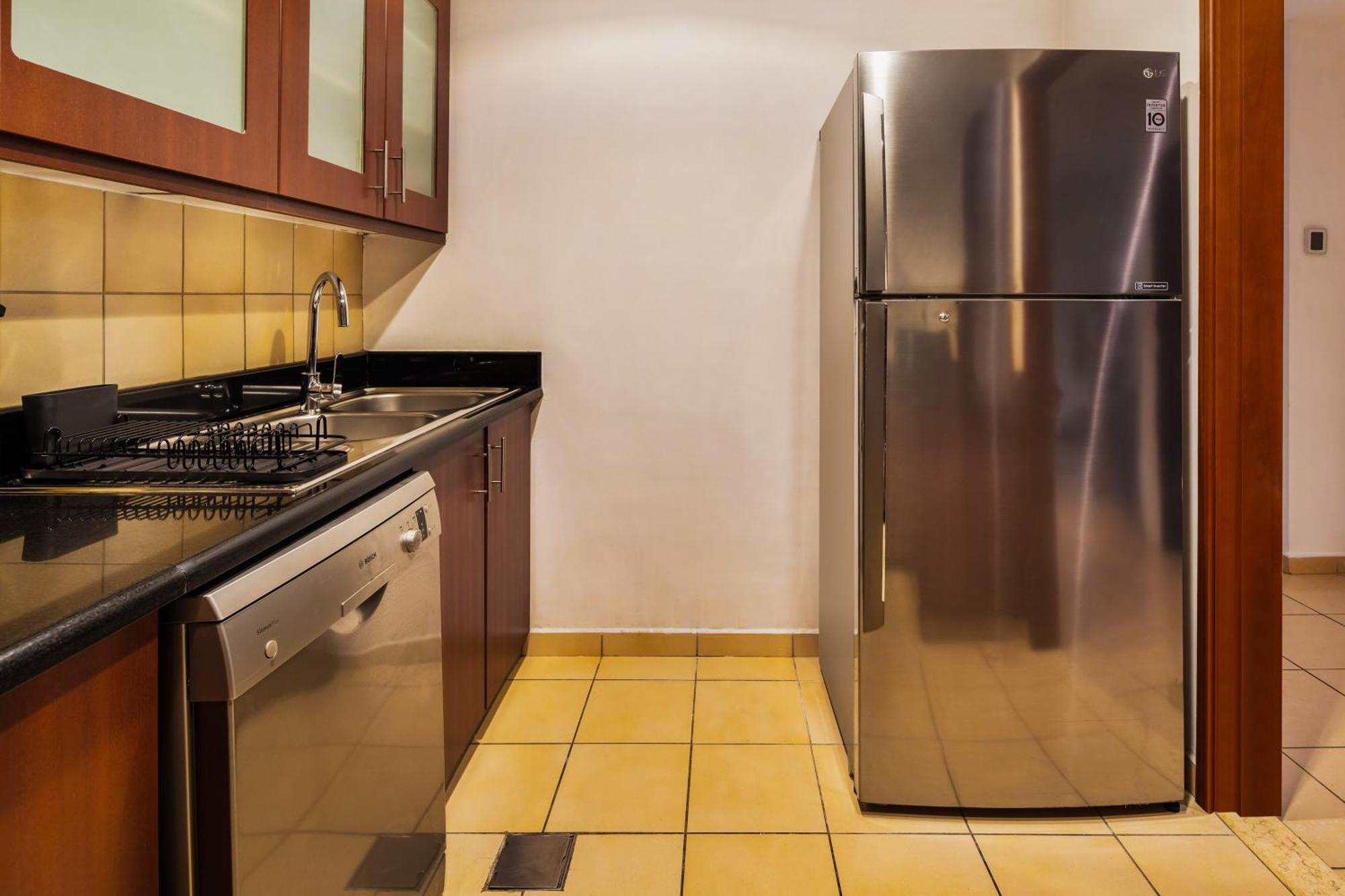 Cosy 4br On Jbr - Close To Shops & Dining, Perfect For Families & Groups - By Sunkissed Homes Apartment *
