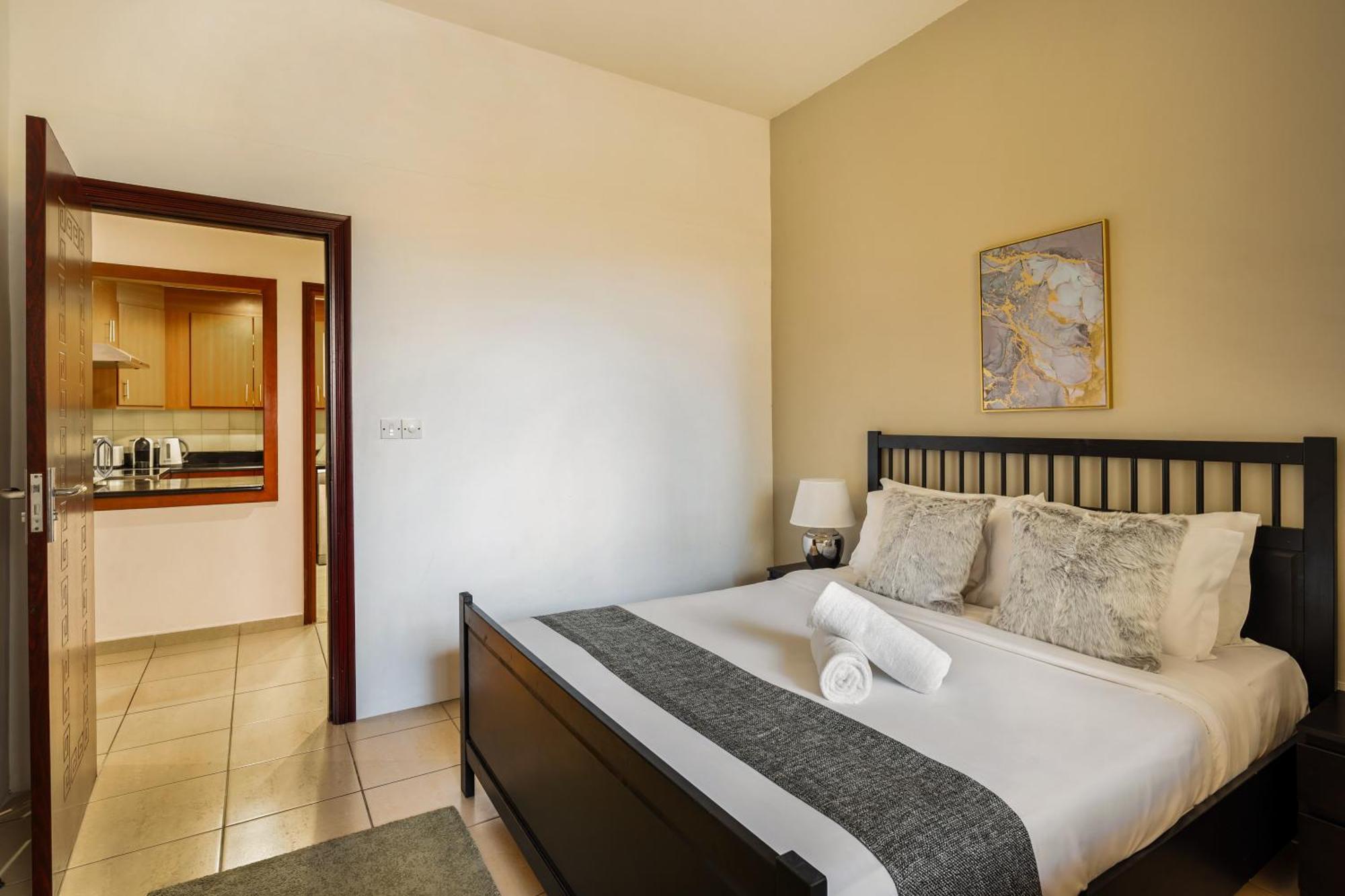 Cosy 4br On Jbr - Close To Shops & Dining, Perfect For Families & Groups - By Sunkissed Homes *