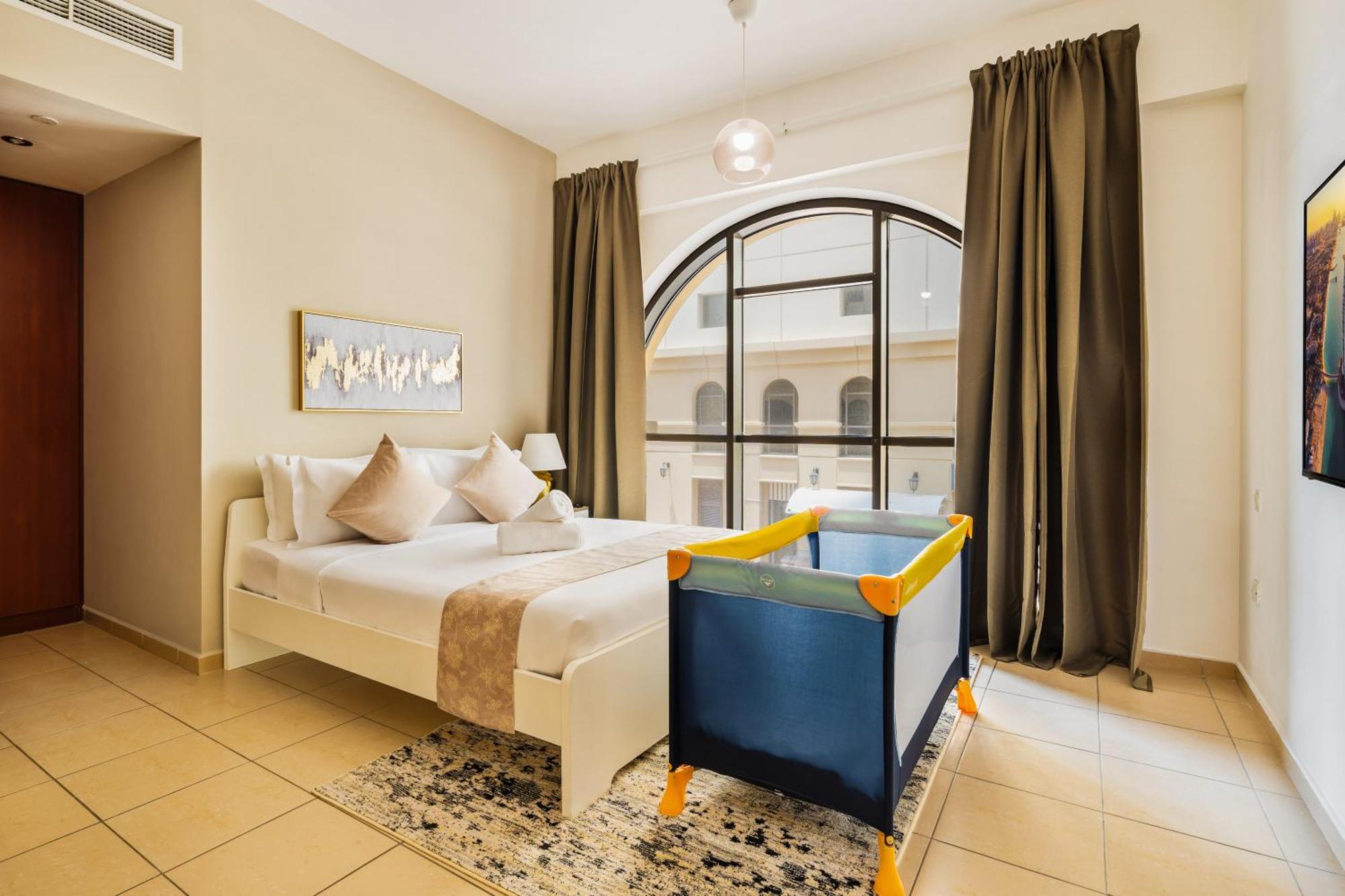 Cosy 4br On Jbr - Close To Shops & Dining, Perfect For Families & Groups - By Sunkissed Homes Dubai