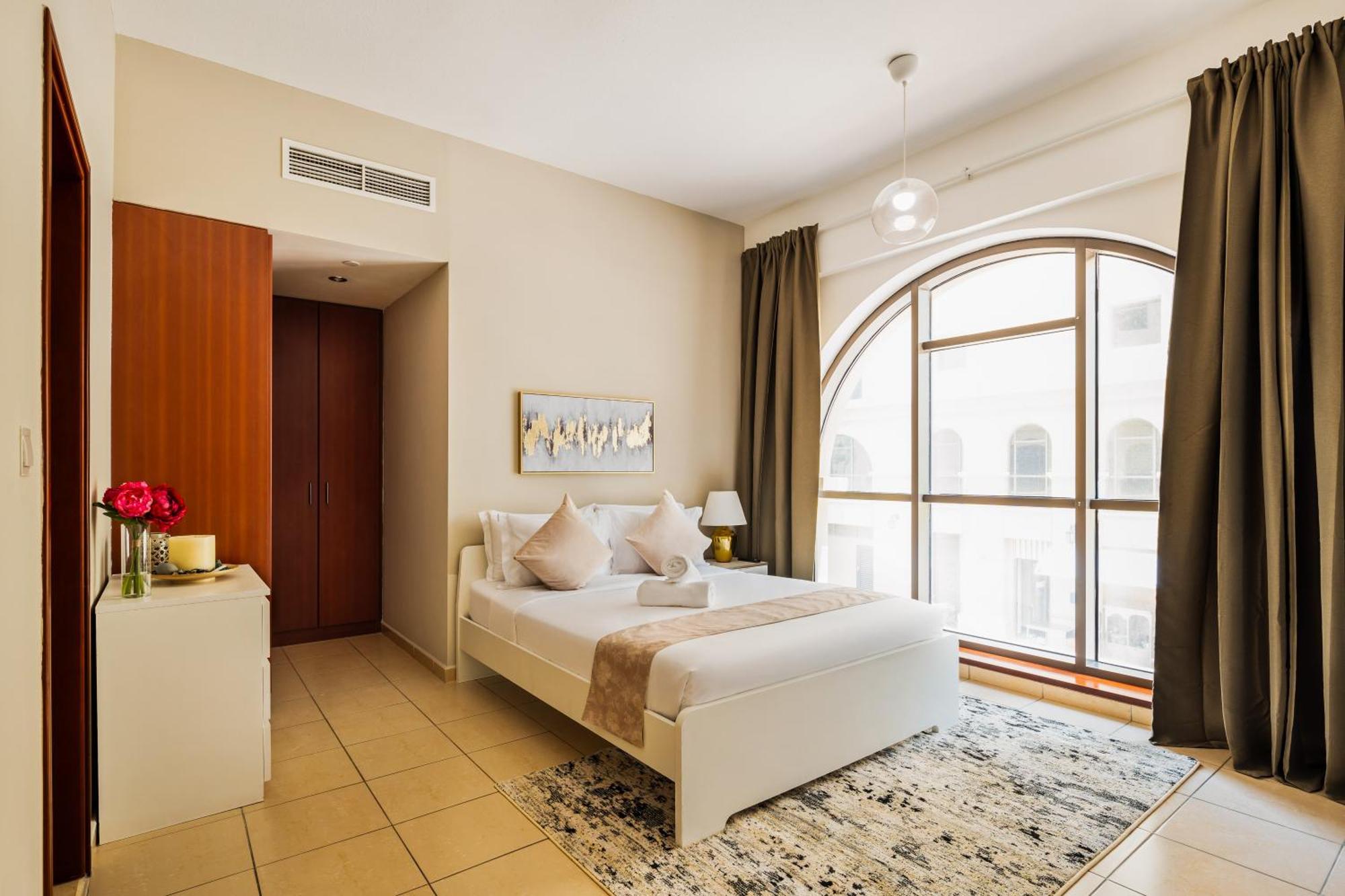 Cosy 4br On Jbr - Close To Shops & Dining, Perfect For Families & Groups - By Sunkissed Homes * Dubai